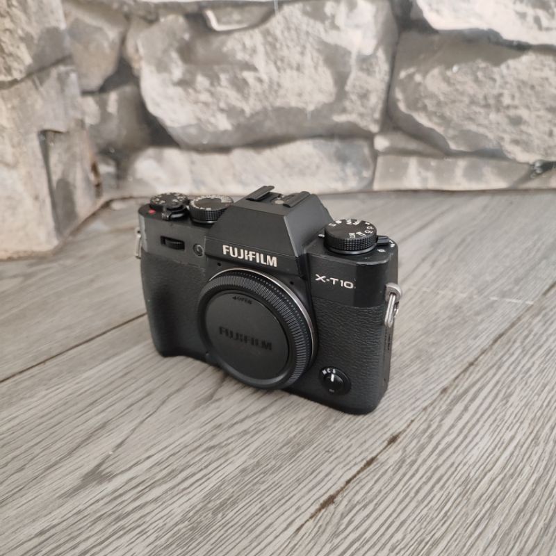 KAMERA FUJIFILM XT 10 BODY ONLY WIFI SECOND LIKE NEW GARANSI BANYAK BONUS