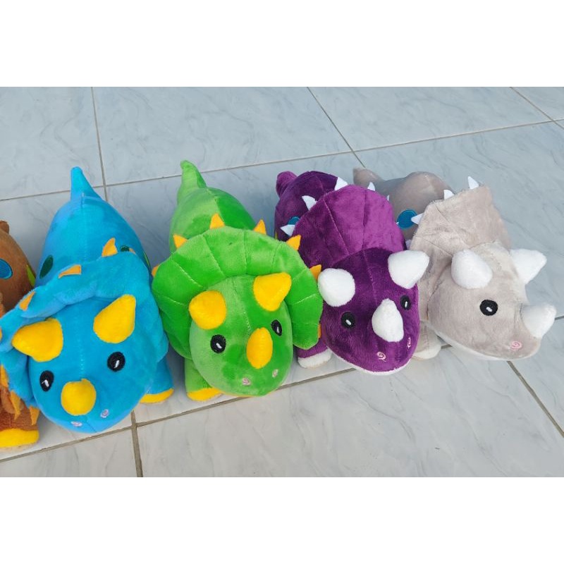 Boneka Dinosaurus triceraptos bahan plush lembut uk 40 cm