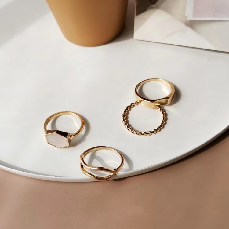 4pcs / set Cincin Jari Telunjuk Desain Geometri hollow Bahan resin metal