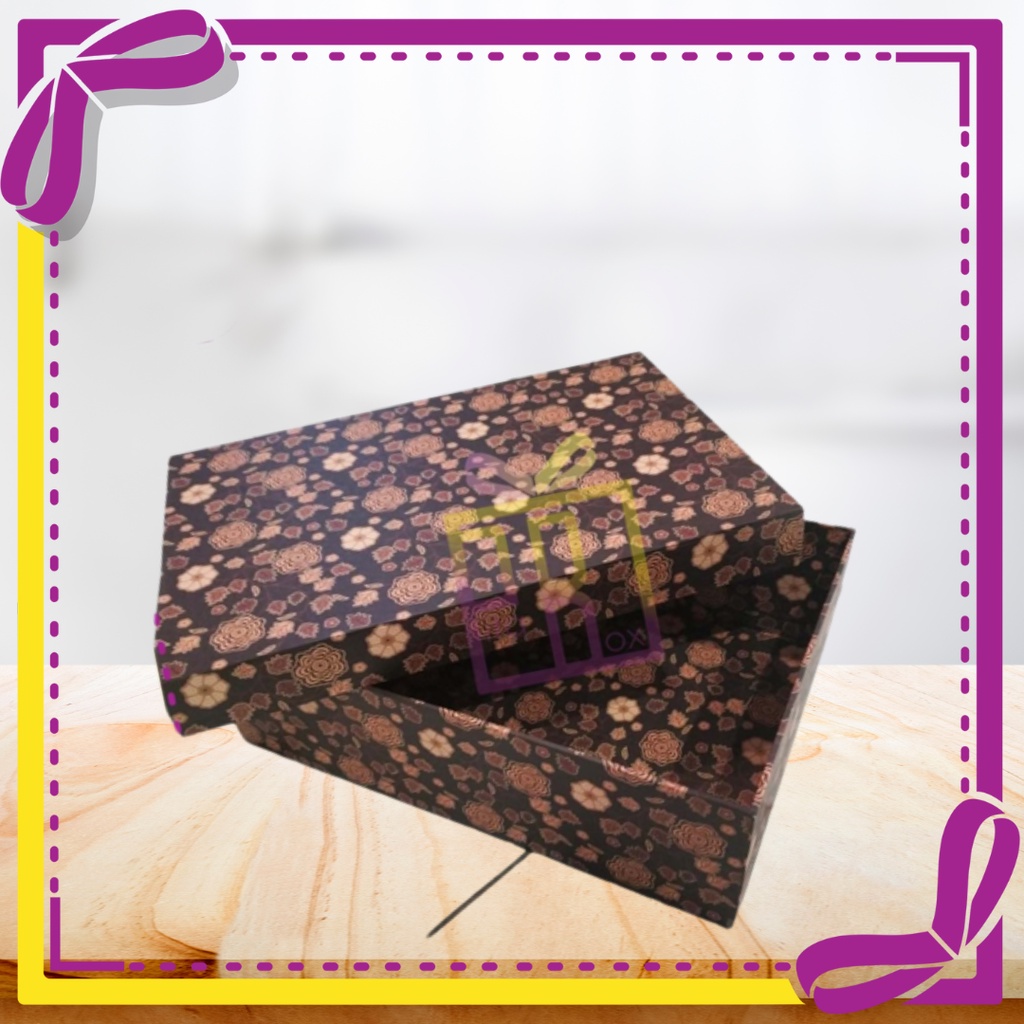 

(29x19x9 cm) Box kotak kado cute / Gift Box hampers hadiah packaging