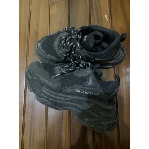 BALENCIAGA TRIPLE S BLACK DISTRESSED (SECOND)