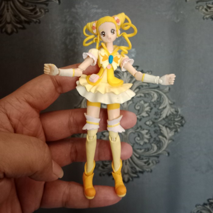 Mainan Figure Pretty Cure Lemonade