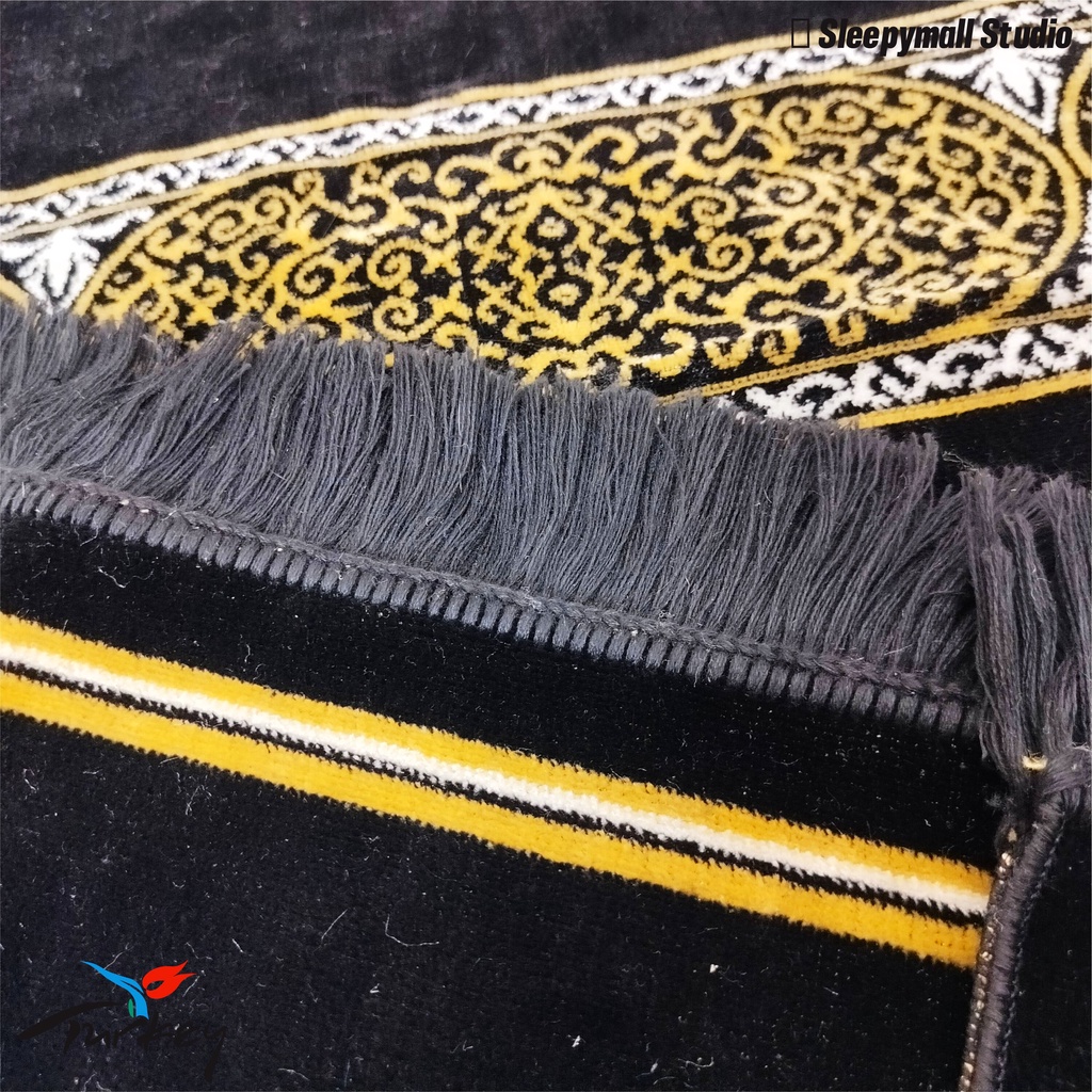 Sajadah Turki Hitam kiswah / sajadah bludru murah ukuran 70 x110