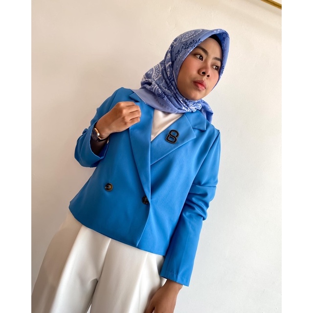 AMANDA BLAZER | BLANIK BLEZER CROP WANITA LENGAN PANJANG POLOS