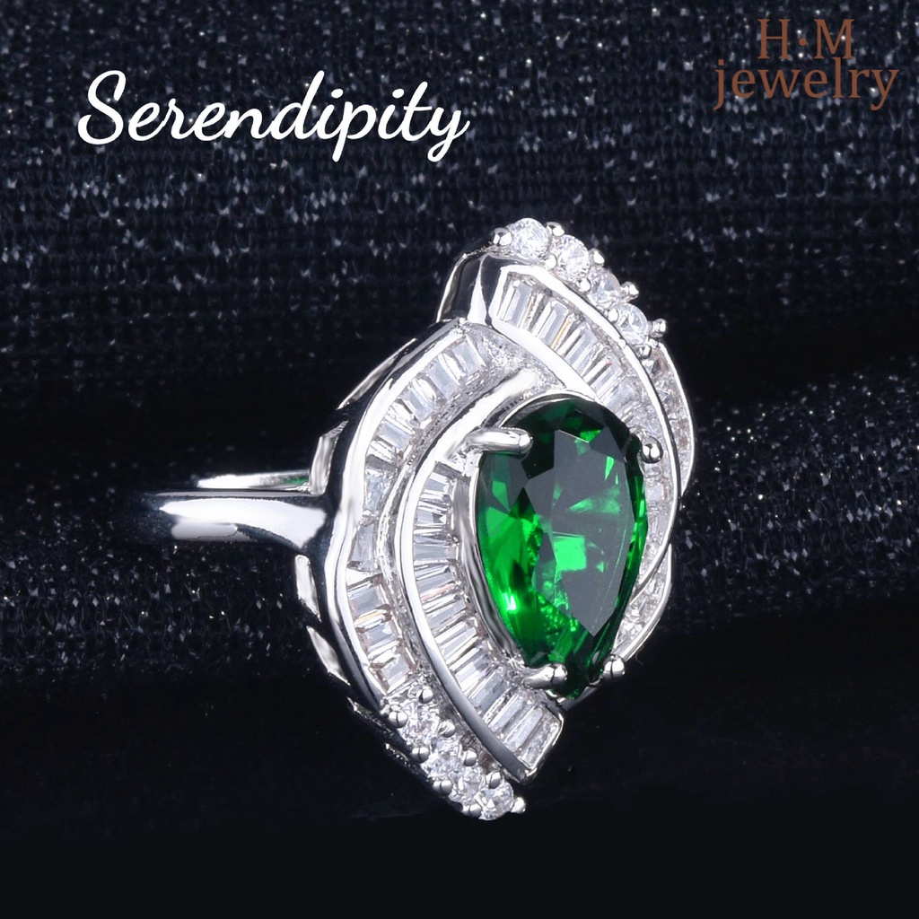 Cincin Batu Emerald Bentuk Tetesan Air