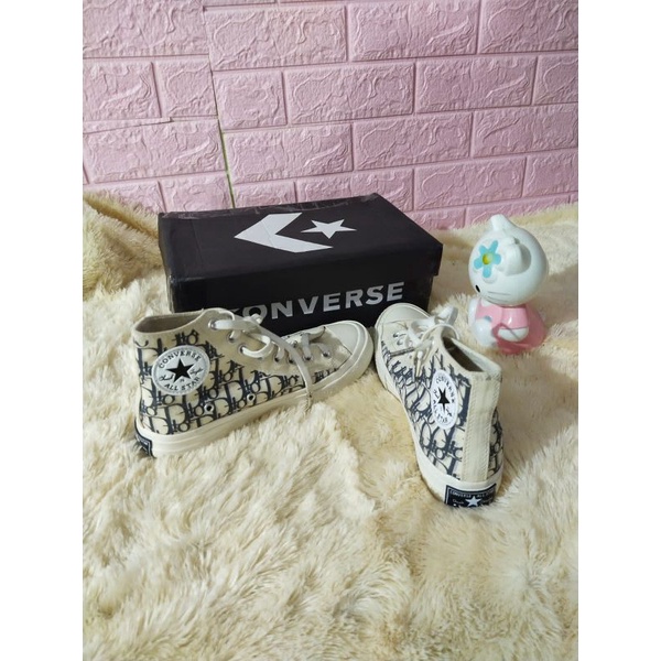 Terlaris Preloved Sepatu Canvas Semi Booth Wanita