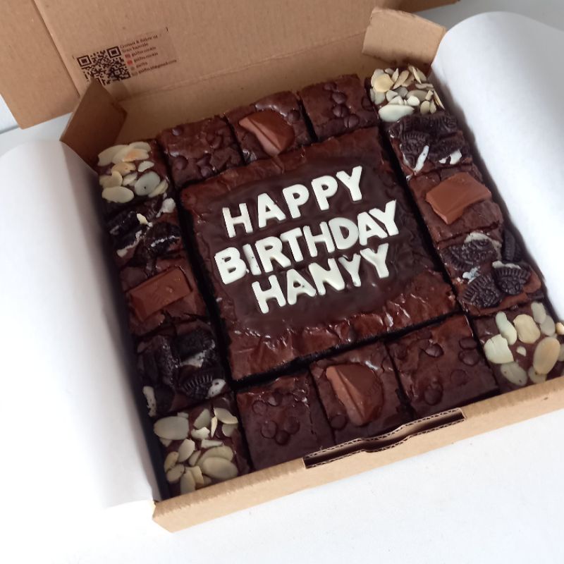 

Fudgy Brownies Custom Letter ulang tahun/Hampers Lebaran/Gift Pack)