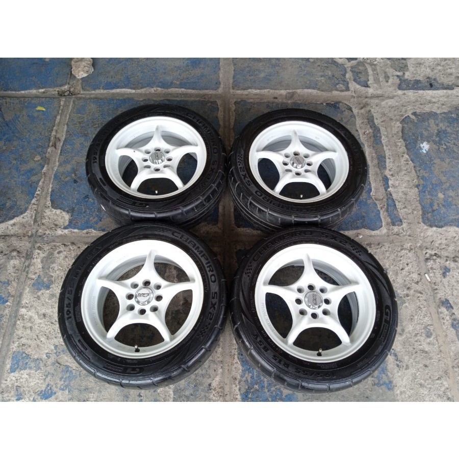 Velg Mobil Racing Bekas Ring 15 Lubang 4 MUGEN R15X7 8X100-114,3 BAN 195 55 R15