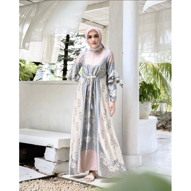 Lily Dress, Wearing klamby preloved