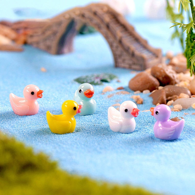 7pcs Ornamen Bebek Kartun Mini Bahan Resin Warna-Warni Untuk Dekorasi Taman