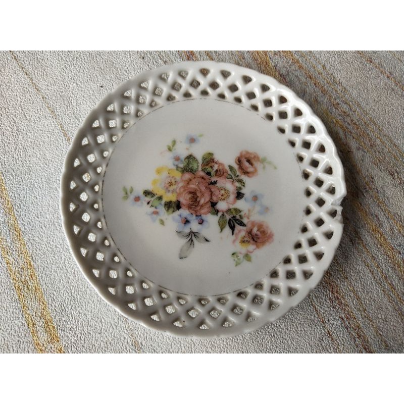 piring antik kuno langka