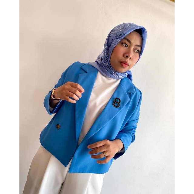 AMANDA BLAZER | BLANIK BLEZER CROP WANITA LENGAN PANJANG POLOS