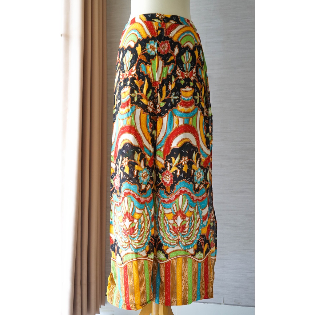 Celana Panjang Iwan Tirta Size M