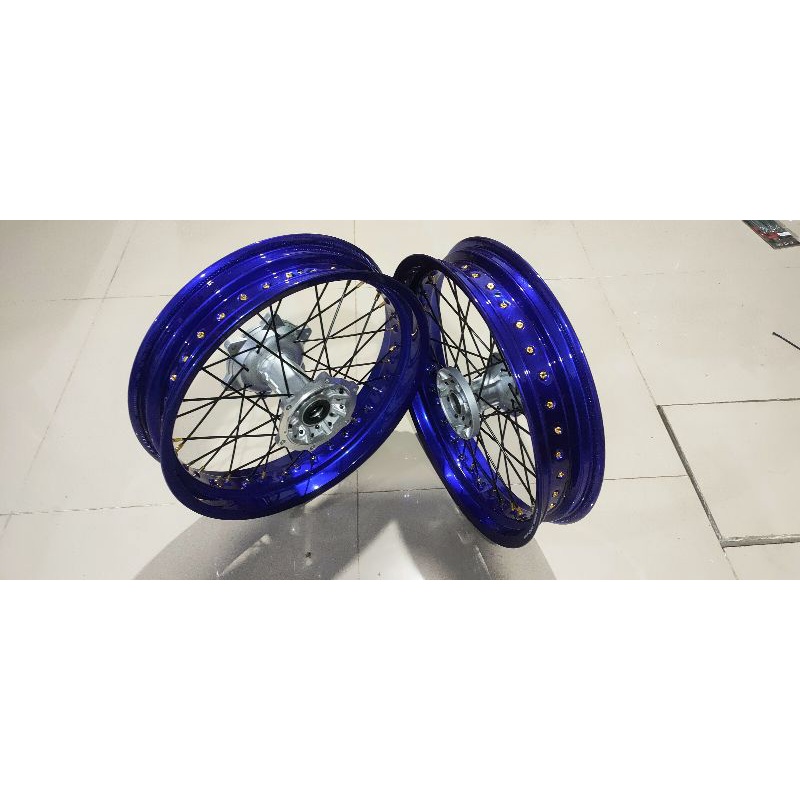 sepasang velg wr155uk velg 300/350/17