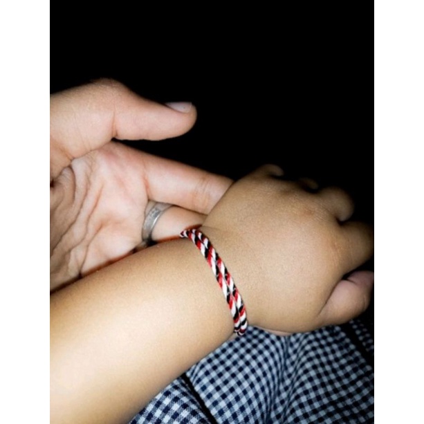 Gelang Tali Tridatu Bayi Inisial Huruf A-Z