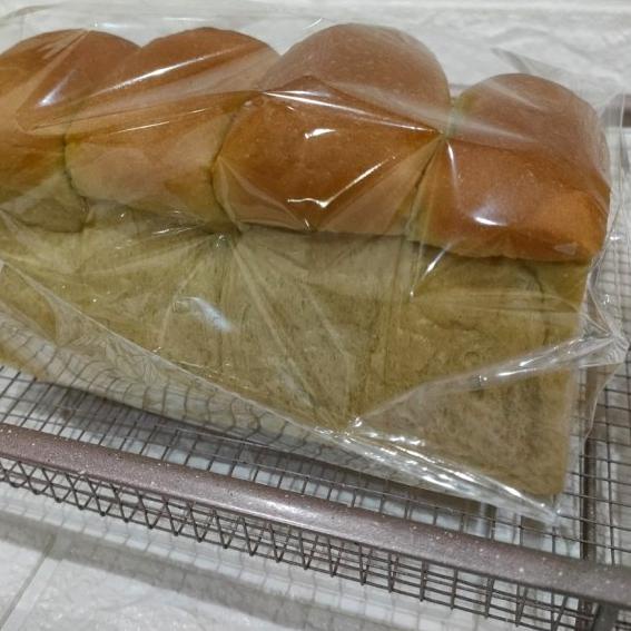 

plastik roti manis butter roll sisir(50lbr/pack).19x28.5+gaset 4cm.