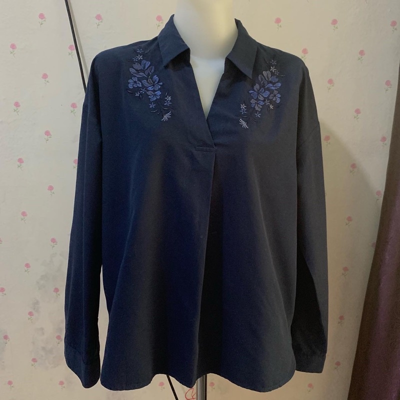 Preloved Kemeja Emboss Bordir