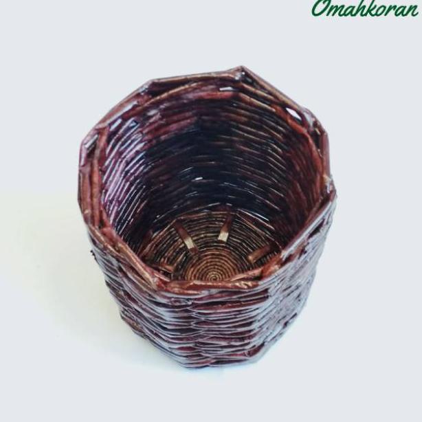 

➞z0 #Sale❉ KERAJINAN TANGAN TEMPAT PENSIL ANYAMAN KORAN (COKLAT) Z71