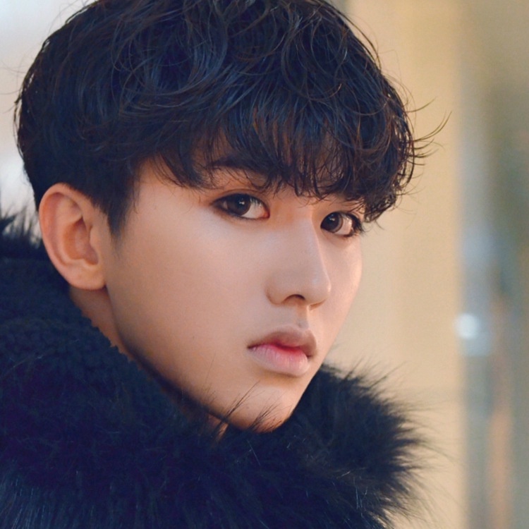 Wig pria rambut pendek Qi poni rambut lurus pendek pria tampan gaya rambut berbulu mode versi Korea 