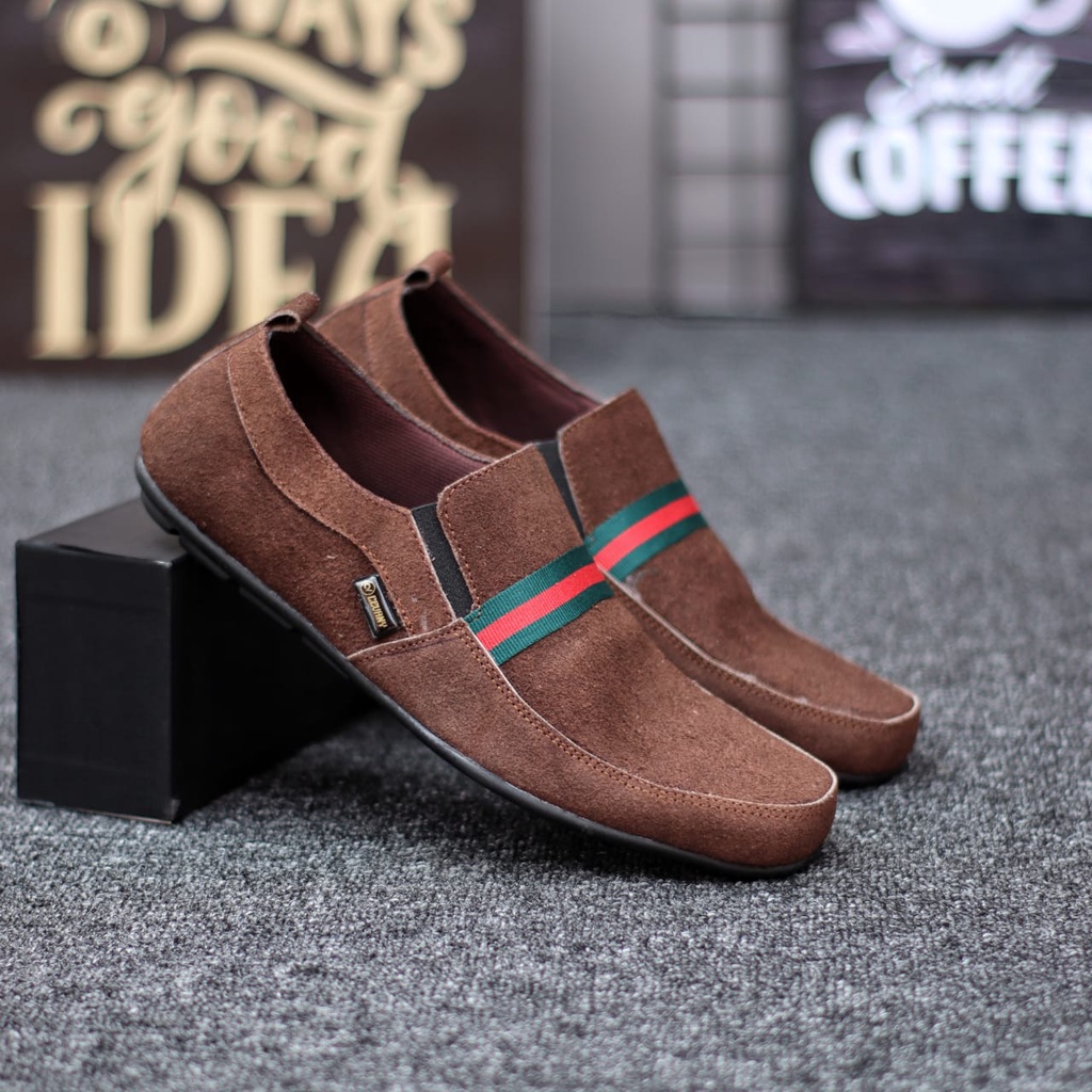 Sepatu Slip On Santai Casual Kulit Asli Kerja Hitam Pria Abrhm Yomi