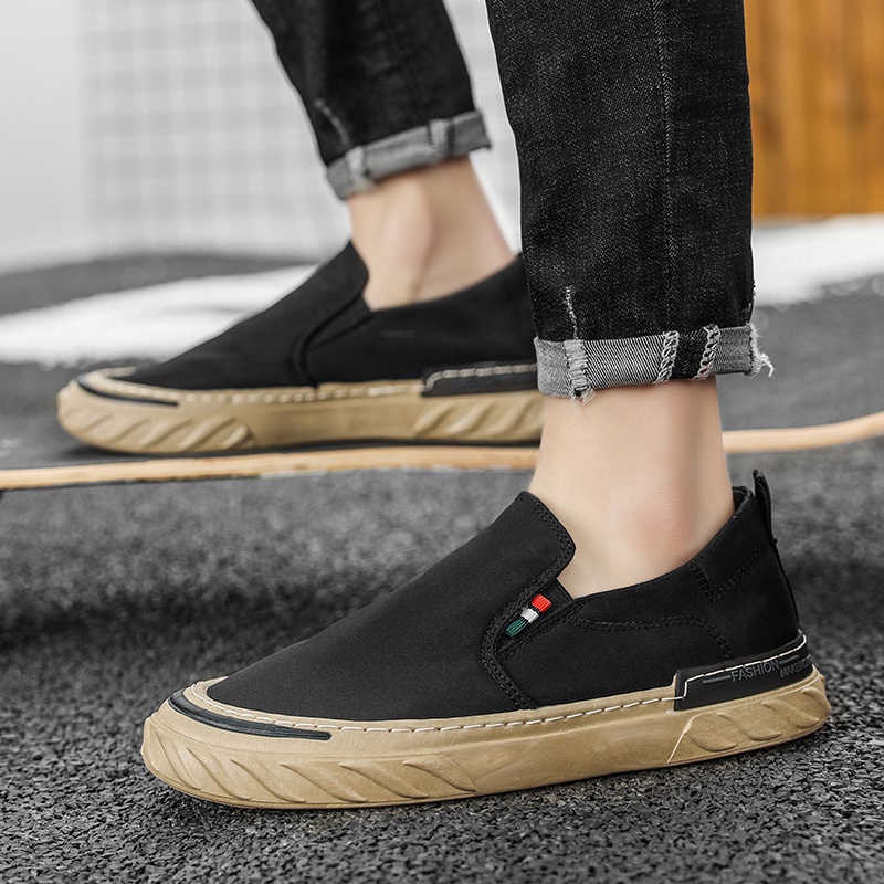 Mainland Sneakers Slip On Pria Fashion Casual Sepatu Kets Kuliah Kerja MC119