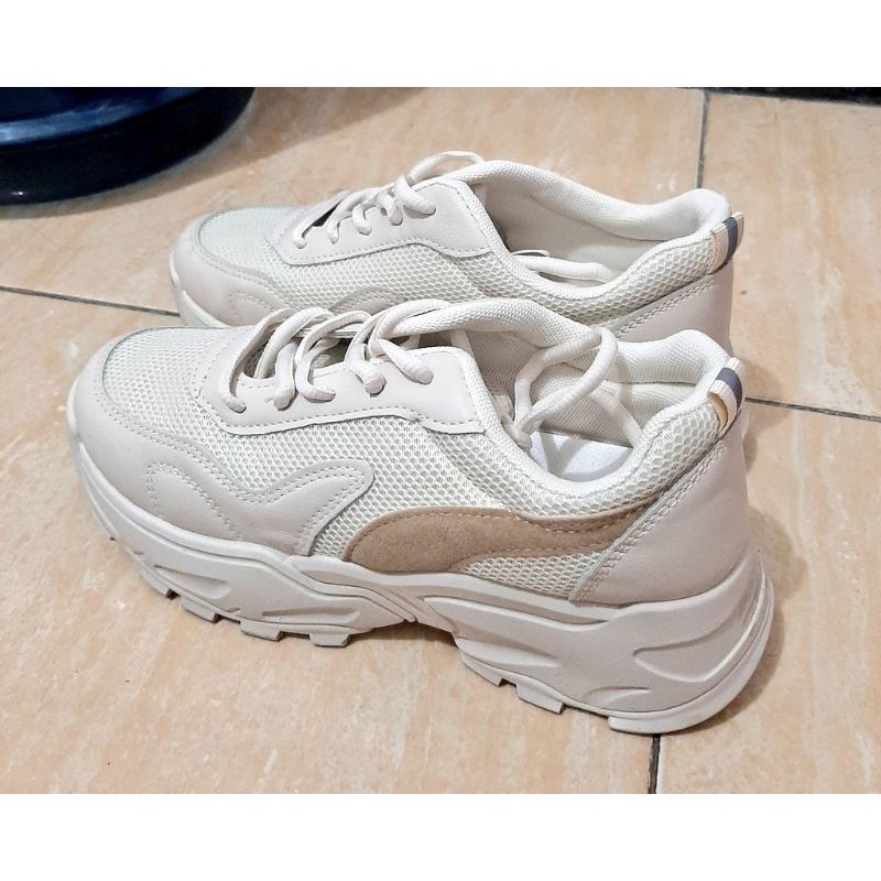 sepatu sneakers pvn mingyu putih cream 38