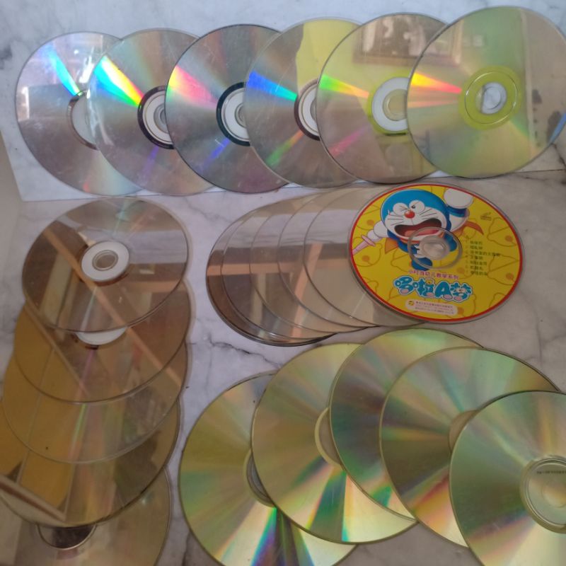 DVD CD Compact Disc bekas film lagu lama buat kerajinan tangan art & craft kreatif