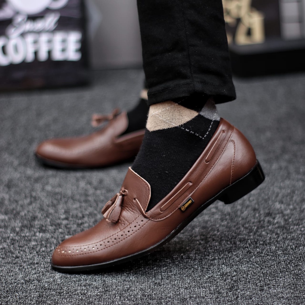 Sepatu Pantofel Kerja Kantor Kulit Asli Formal Hitam Pria Abrhm Derosa