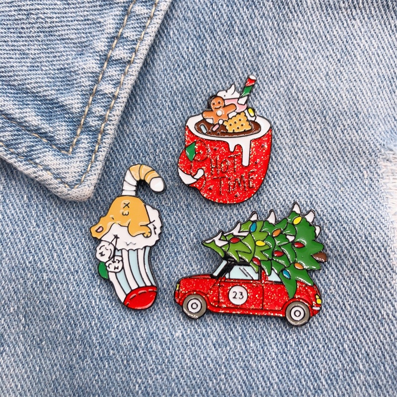 Bros Pin Enamel Desain Kartun Pohon Natal Bahan Alloy Untuk Hadiah