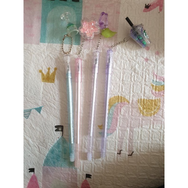

1 PCS BERBAGAI MACAM PULPEN GANTUNG