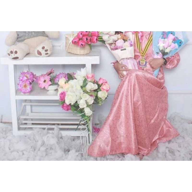 PRELOVED KEBAYA WISUDA