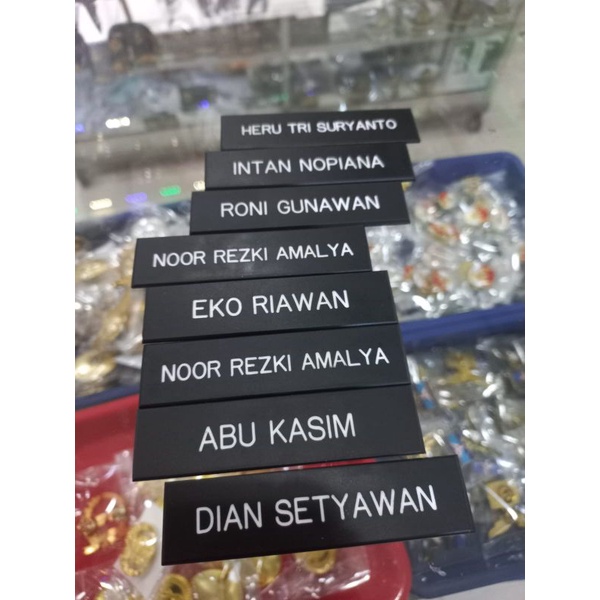 

Name tag/Papan nama dof gravir magnet,paku,peniti