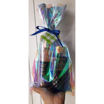 

GIFT WRAP ( HANYA WRAP PLASTIK TANPA ISI ) + paperbag + pita + kartu ucapan BATH & BODY WORKS