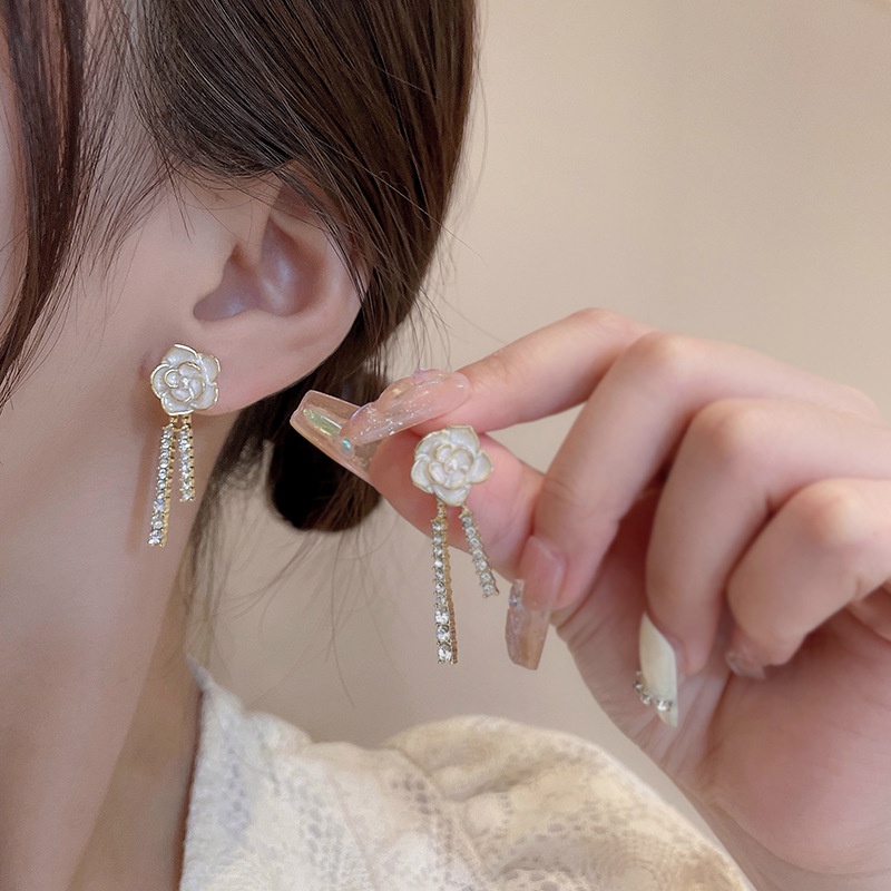 Anting Rumbai Desain Camellia Gaya Retro Untuk Wanita