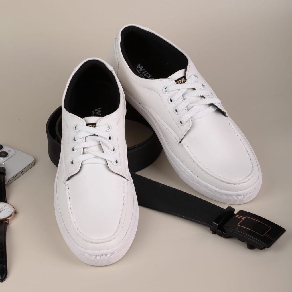 Sepatu Sneakers Pria Casual Terbaru Full White