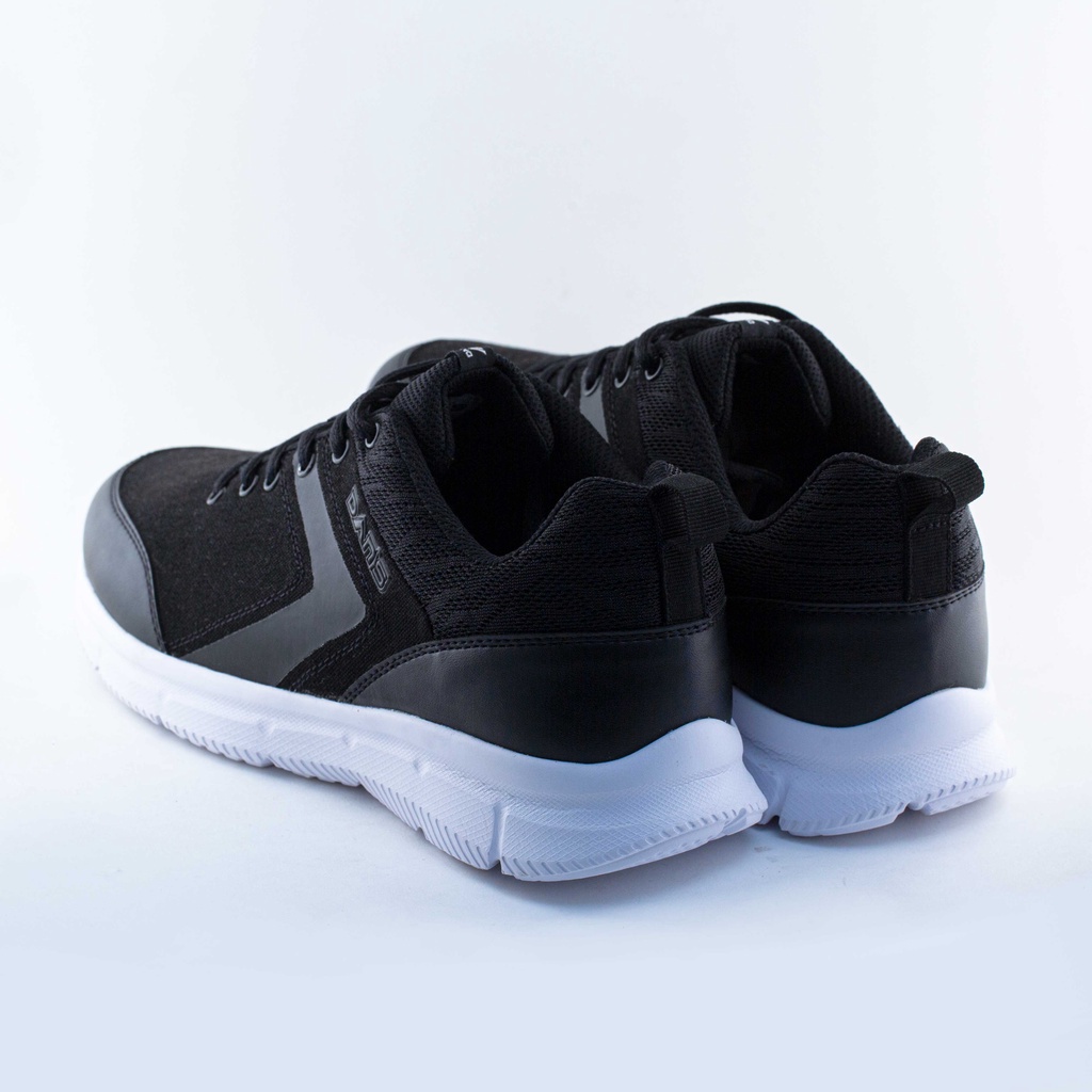 Dans Talon Sepatu Sneakers Pria - Black/White