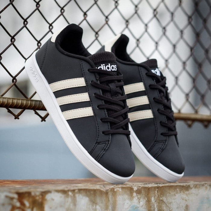 Sepatu Sneakers Pria Original Adidas Neo Baseline Leather White Black - Hitam, 39