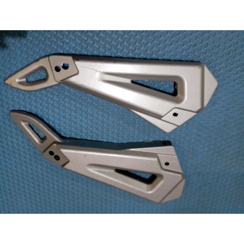 FOOT STEP BELAKANG SUJUKI THUNDER OLD THUNDER 125