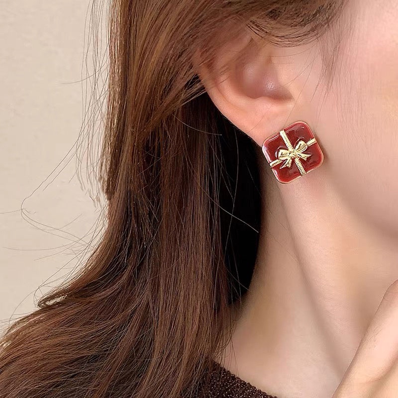 Anting Stud Desain Pita Warna Merah Gaya Retro Korea Untuk Wanita