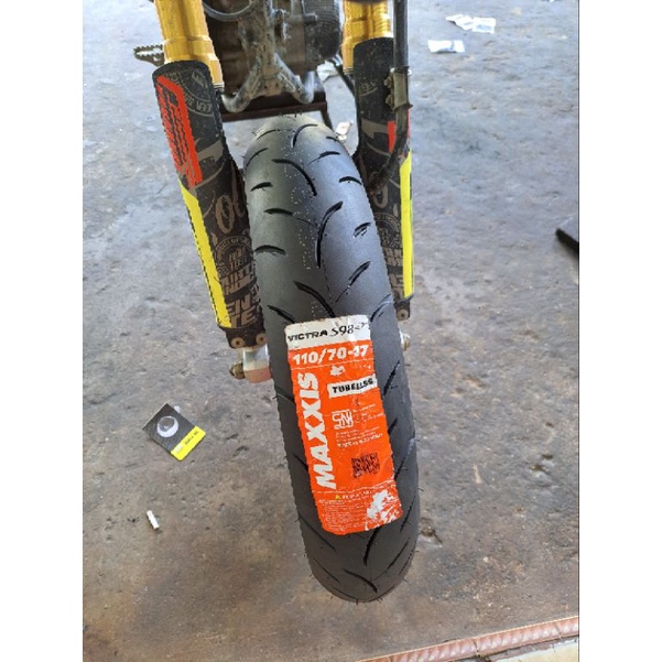 BAN MAXXIS VICTRA 110 / 70 - 17