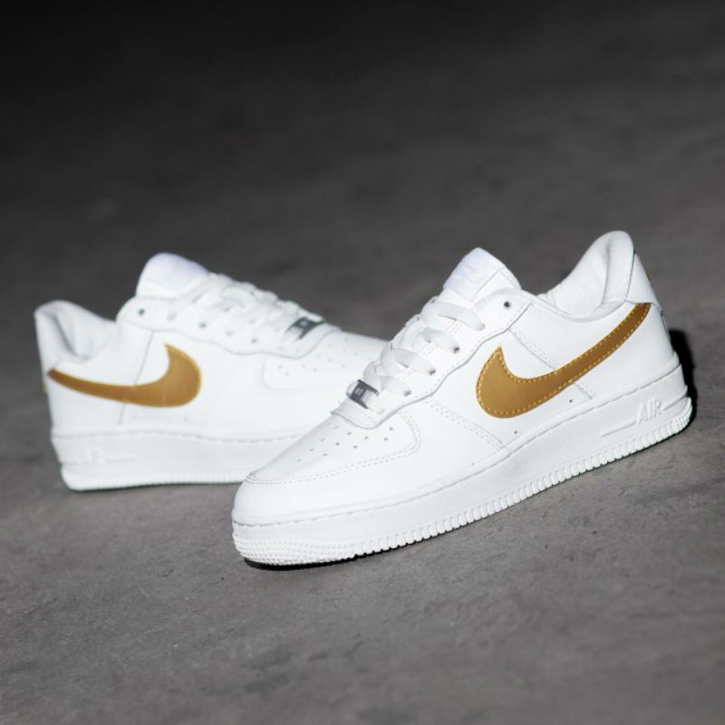 Nike air force 1 07 white gold women