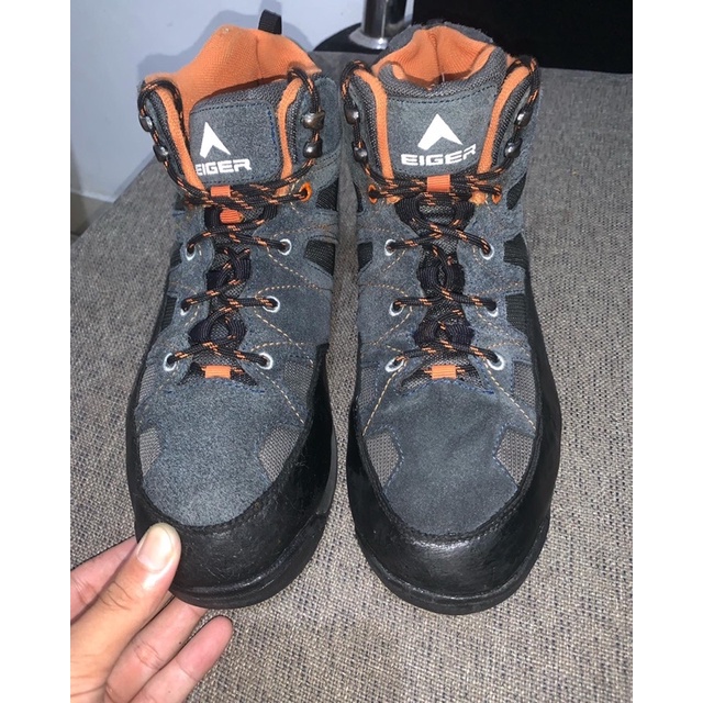 sepatu eig*r natoas