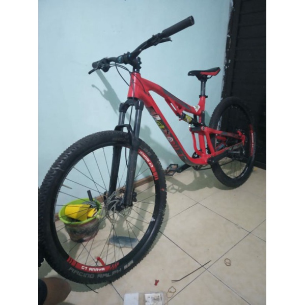 sepeda mtb Thrill Ricochet