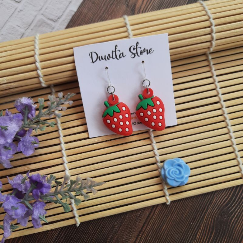 HANDMADE ANTING DEWASA KAITAN PLASTIK MOTIF STRAWBERRY