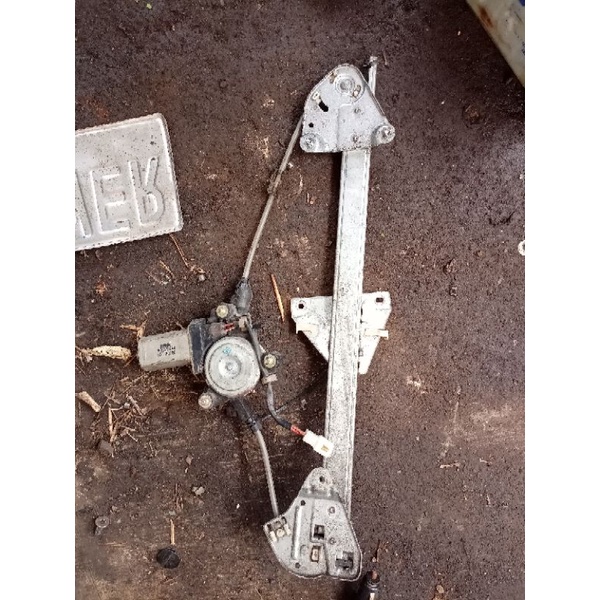 power window kanan depan mazda lantis familia