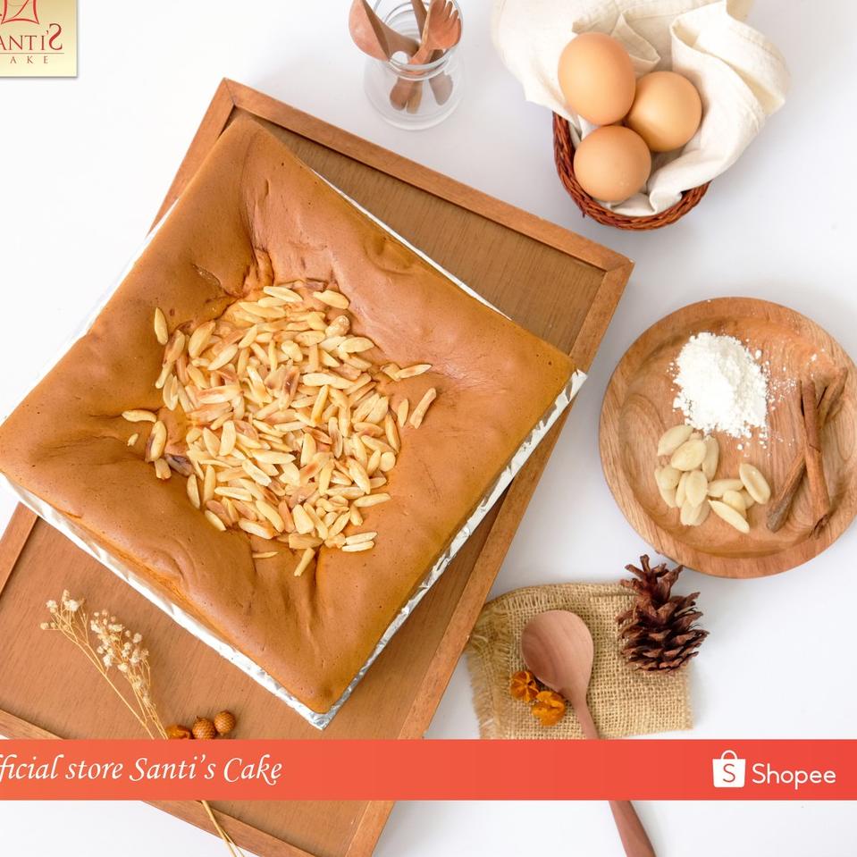 

[KODE PRODUK 8AIR07345] Spiku Kenari 18cm Santi's Cake Spikoe Resep Kuno Surabaya