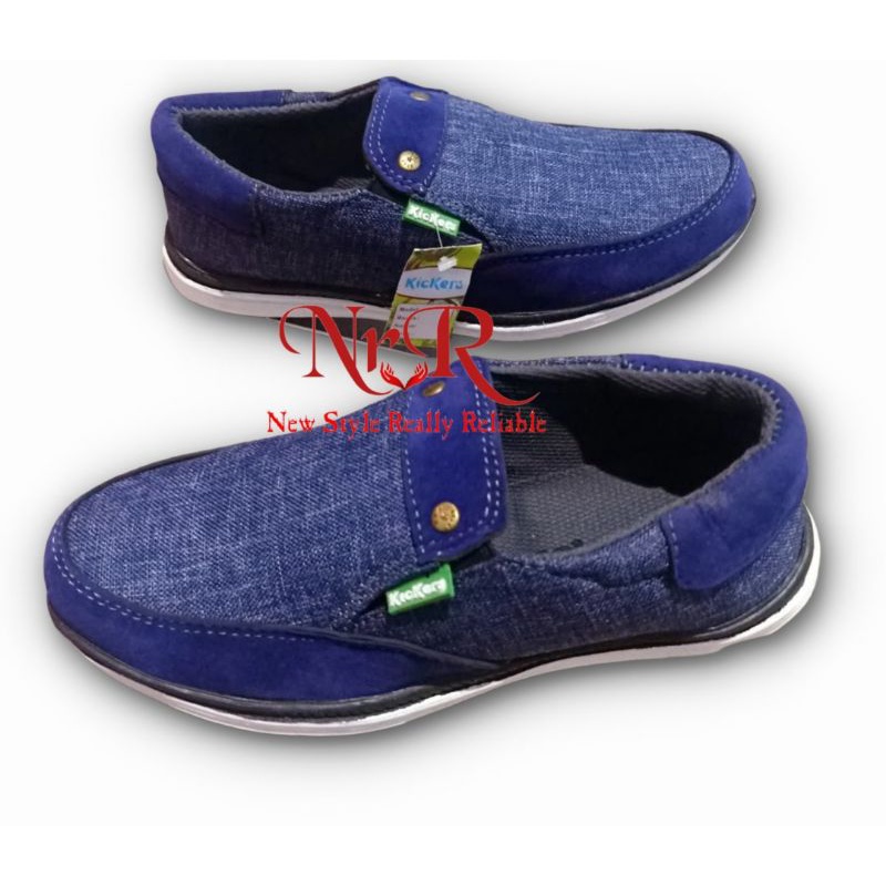 Sepatu casual slop Kickers sepatu casual santai pria wanita biru navy sol lentur sepatu kasual slip on