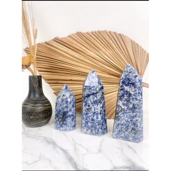 BRAZILLIAN SODALITE TOWER / CRYSTAL / KRISTAL /SODALITE / BATU ALAM - NO.1