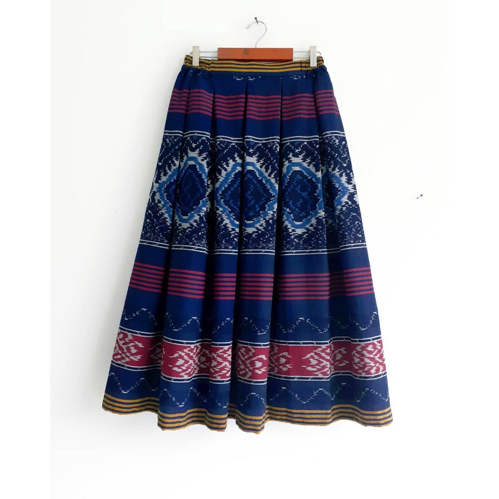 Skirt tenun motif sumba warna navy rok tenun kerja