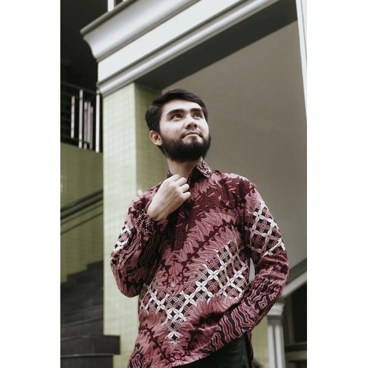 Batik Ayman - Loka Maroon | Kemeja Batik Pria Katun Solo Halus Lengan Panjang Full Furing